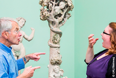 LWL-Museum für Kunst und Kultur, Skulpturen: Adam, Eva und der Baum der Erkenntnis, Führung für gehörlose Menschen und Menschen mit Hörbehinderung.