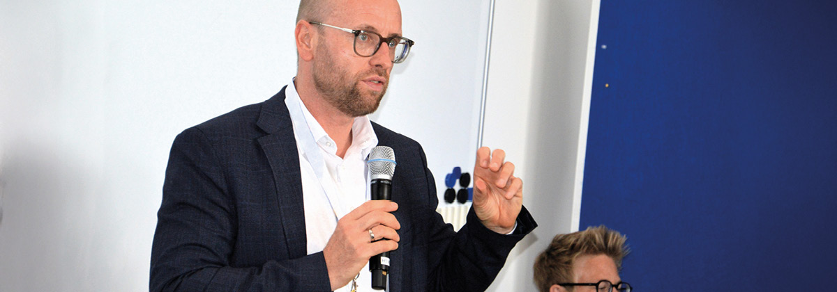 Bild vom Vortrag mit Oliver Wienhus