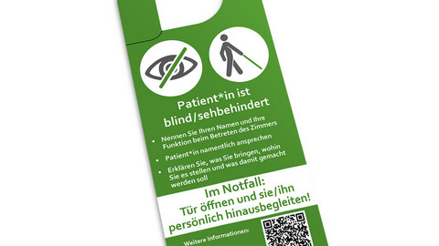 Türanhänger in grün für blinde und sehbehinderte Menschen