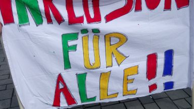 Demonstrationszug für Inklusion