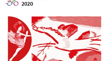 Das Bild zeigt eine Tänzerin und ein Kunstwerk. 