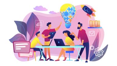 Die Menschen arbeiten am Tisch und unterhalten sich.