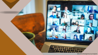 Laptop mit Videokonferenz