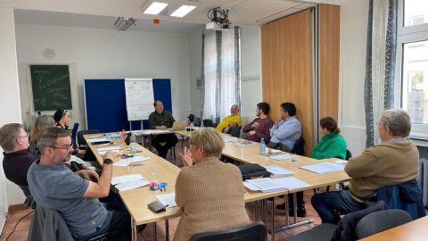 SensiPSchulung zur Arbeitsorganisation. Die TeilnehmerInnen sind auf dem Foto zu sehen.